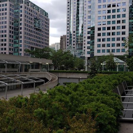 2 Bedrooms & 1 Bedroom Spectacular Apartments 토론토 외부 사진